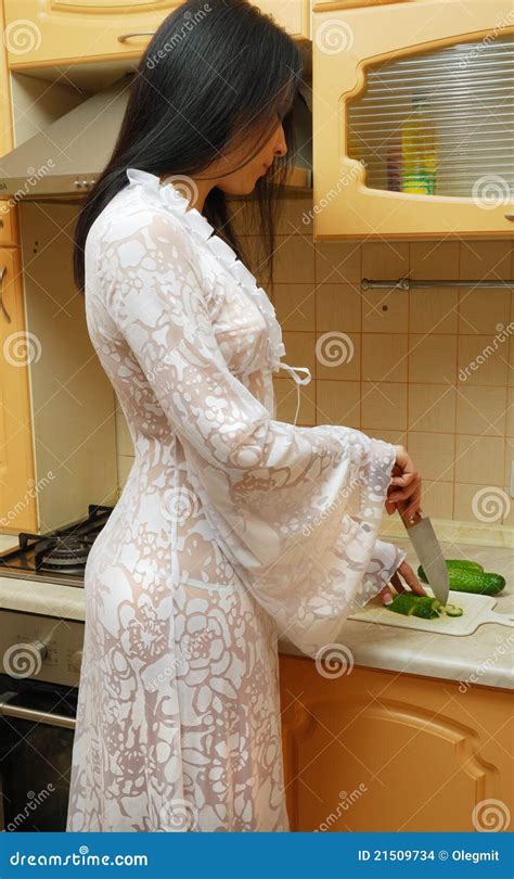 donne nude in cucina|nuda in cucina Search